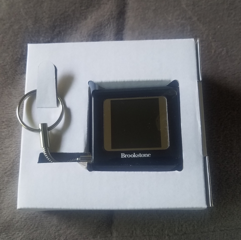 Brookstone Digital Photo Keychain - Picture 2 of 6